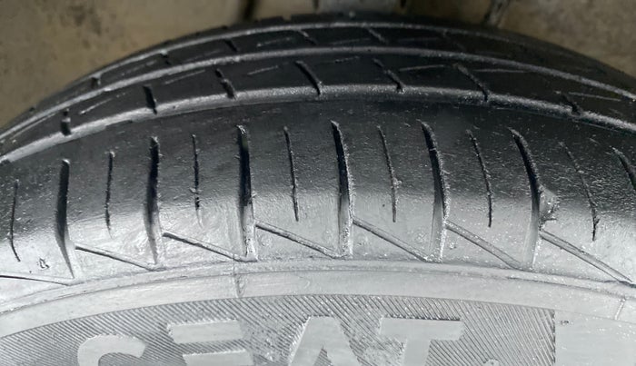 2019 Maruti Alto LXI, Petrol, Manual, 44,301 km, Right Front Tyre Tread