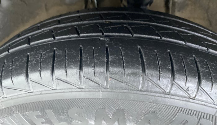 2019 Maruti Alto LXI, Petrol, Manual, 44,301 km, Left Front Tyre Tread