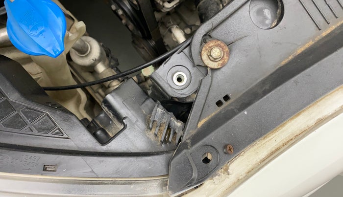 2012 Hyundai i20 SPORTZ 1.2 VTVT, Petrol, Manual, 85,676 km, Right headlight - Clamp has minor damage