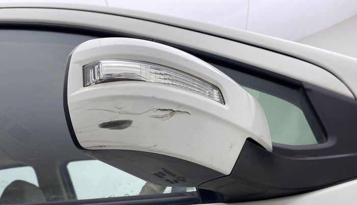 2016 Maruti Ertiga VDI SHVS, Diesel, Manual, 97,166 km, Right rear-view mirror - Minor scratches