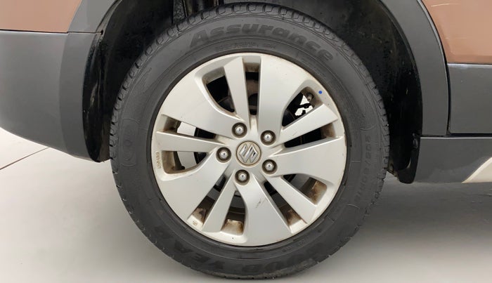 2015 Maruti S Cross ZETA 1.3, Diesel, Manual, 96,838 km, Right Rear Wheel