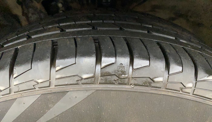 2016 Hyundai Creta 1.6 BASE, Petrol, Manual, 55,425 km, Left Front Tyre Tread