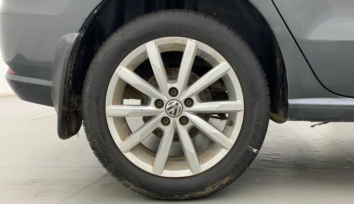 2017 Volkswagen Ameo HIGHLINE1.2L PLUS 16 ALLOY, Petrol, Manual, 92,170 km, Right Rear Wheel