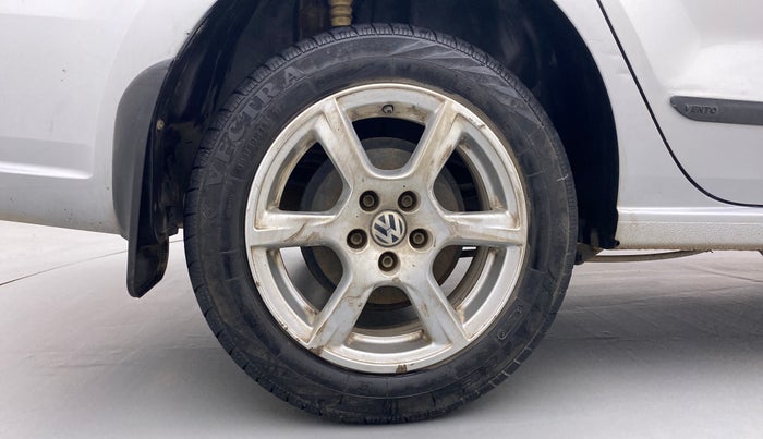 2013 Volkswagen Vento HIGHLINE PETROL, Petrol, Manual, 28,903 km, Right Rear Wheel
