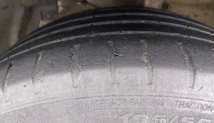 2017 Maruti Ciaz 1.4 S, Petrol, Manual, 33,792 km, Left Front Tyre Tread