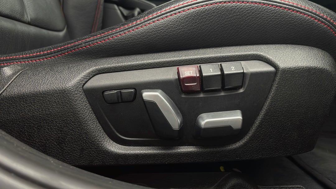 2017 BMW 3 30i Sport Line, Manual, 110750 km, Drivers Side Adjustment Panel