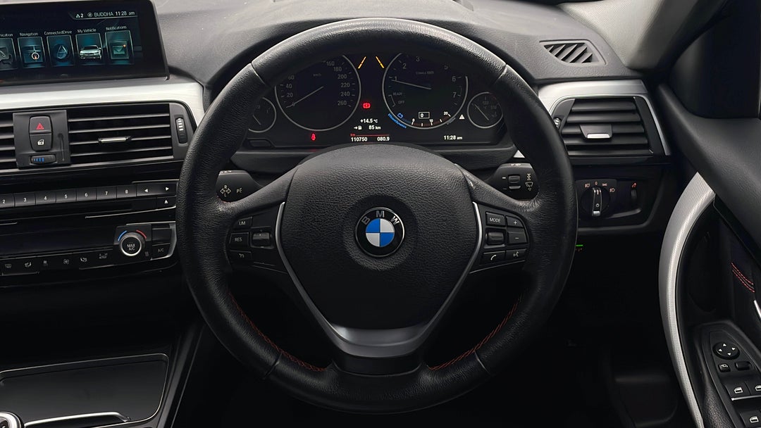 2017 BMW 3 30i Sport Line, Manual, 110750 km, Steering Wheel Close-up
