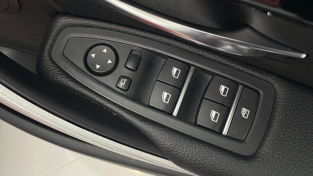 2017 BMW 3 30i Sport Line, Manual, 110750 km, Drivers Side Door Panel Controls