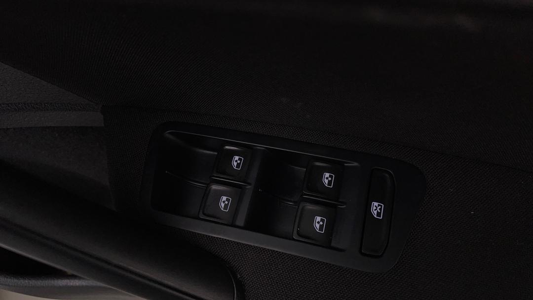 2018 Volkswagen Golf 110 Tsi Trendline, Automatic, 108319 km, Drivers Side Door Panel Controls