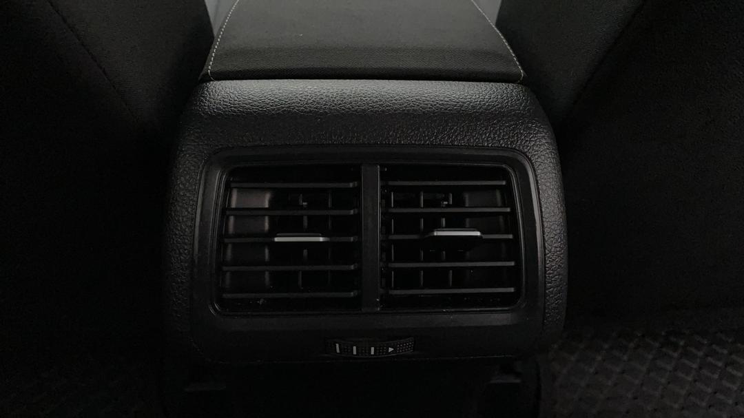 2018 Volkswagen Golf 110 Tsi Trendline, Automatic, 108319 km, Rear A/C Vent