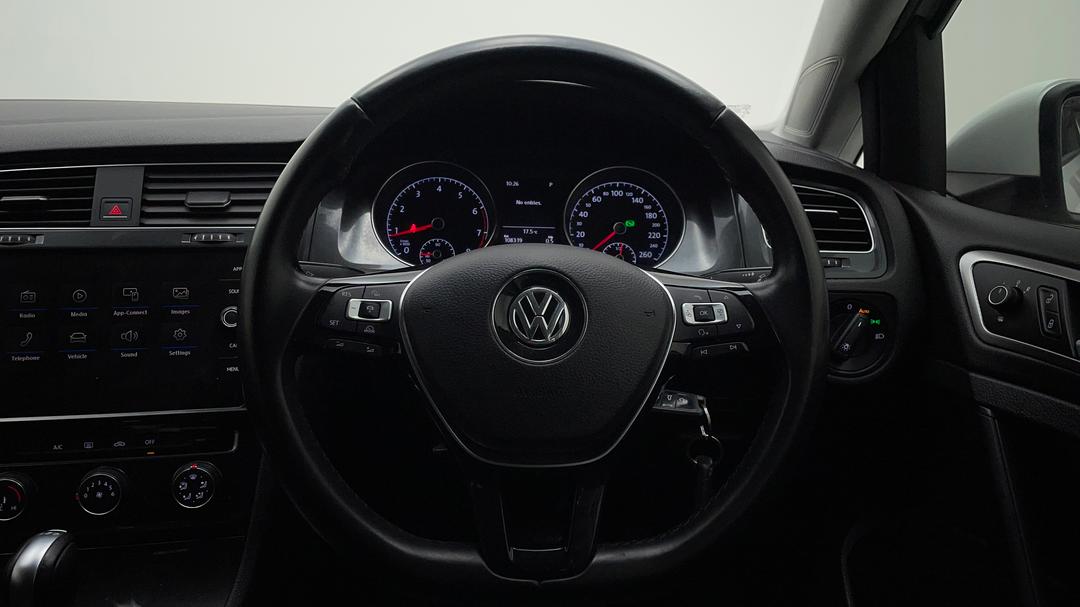 2018 Volkswagen Golf 110 Tsi Trendline, Automatic, 108319 km, Steering Wheel Close-up