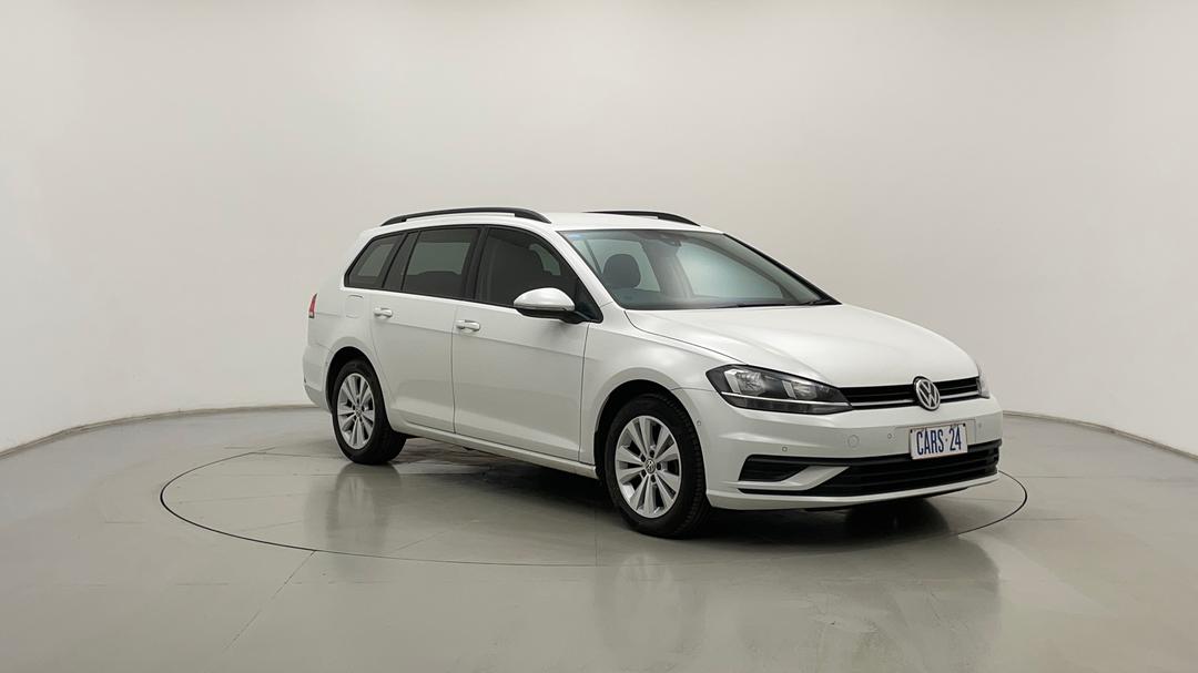 2018 Volkswagen Golf 110 Tsi Trendline, Automatic, 108319 km, Right Front Diagonal (45- Degree) View