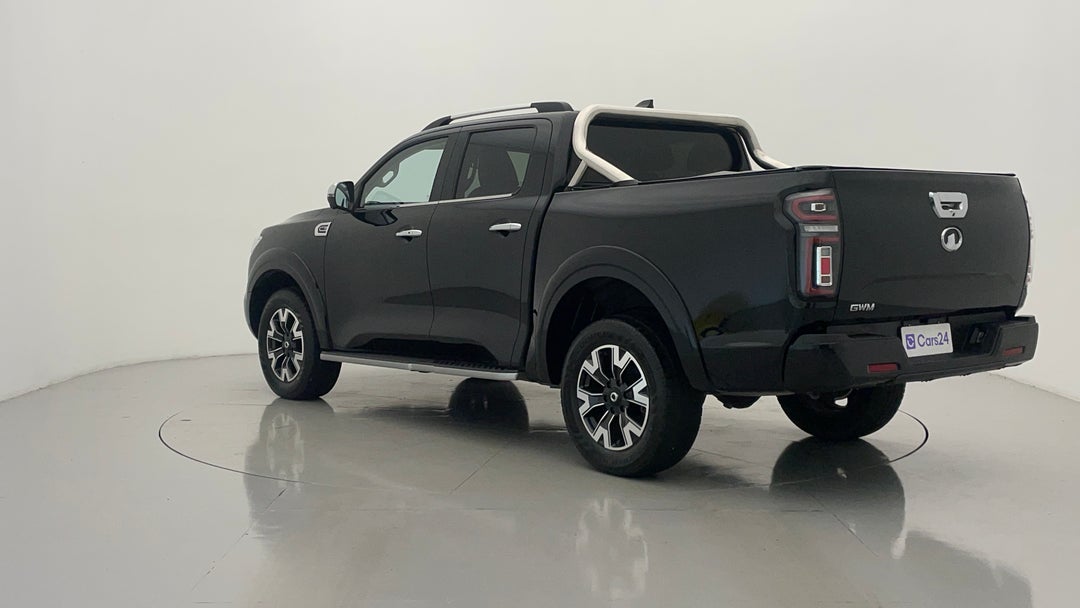 Left Back Diagonal (45- Degree) View