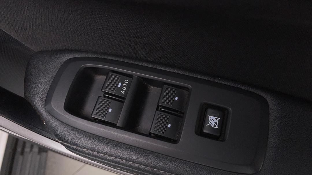 2019 Ford Ranger Xlt 3.2 (4x4), Automatic, 150000 km, Drivers Side Door Panel Controls