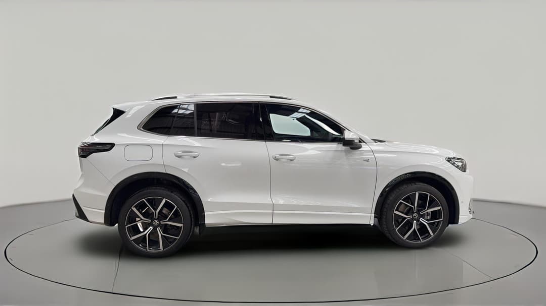 2025 Volkswagen Tiguan 195tsi R-line, Automatic, 19402 km, Right Side View