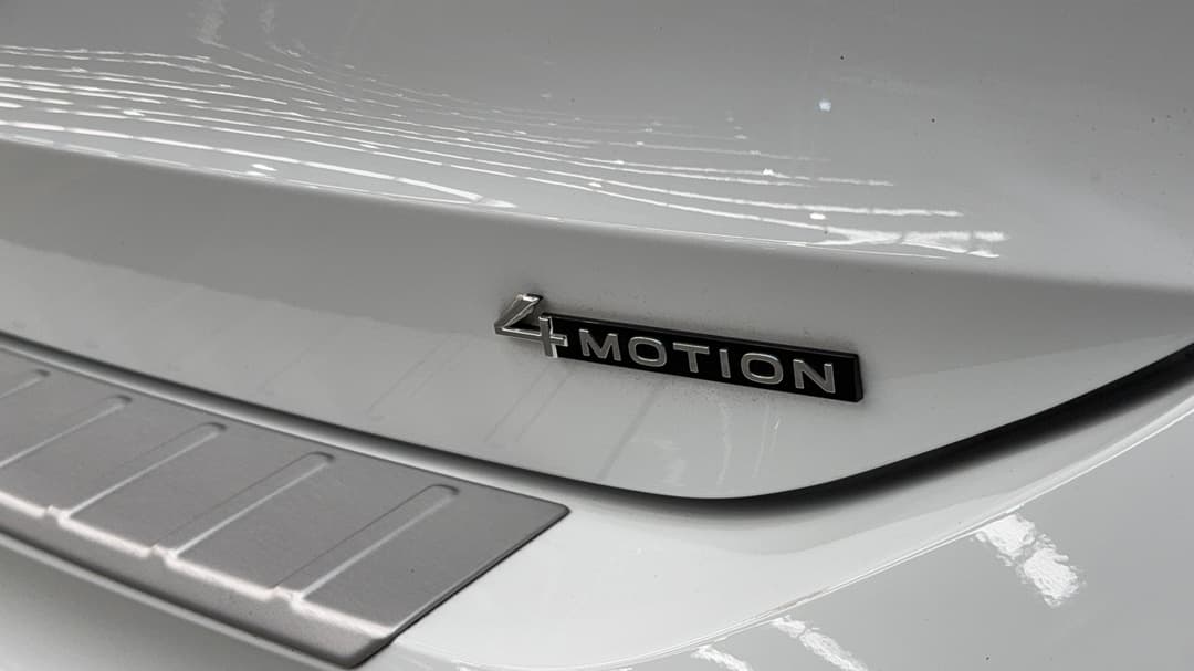 2025 Volkswagen Tiguan 195tsi R-line, Automatic, 19402 km, Badge (Boot Right Side)