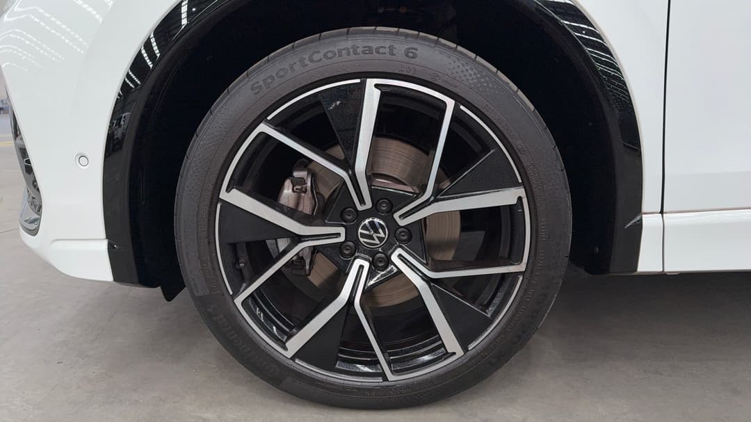 2025 Volkswagen Tiguan 195tsi R-line, Automatic, 19402 km, Left Front Wheel