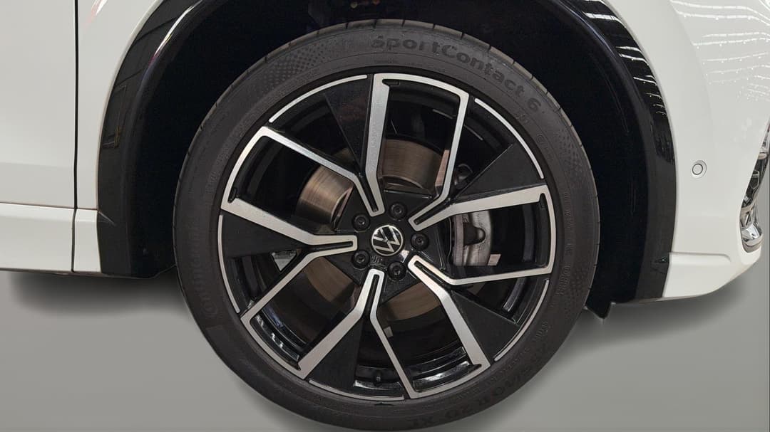 2025 Volkswagen Tiguan 195tsi R-line, Automatic, 19402 km, Right Front Wheel
