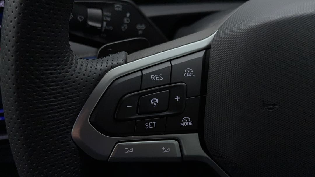 2025 Volkswagen Tiguan 195tsi R-line, Automatic, 19402 km, Cruise Control
