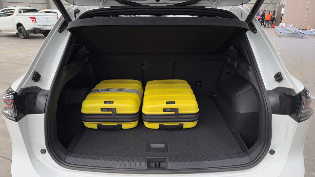 2025 Volkswagen Tiguan 195tsi R-line, Automatic, 19402 km, Boot Inside View with Luggage
