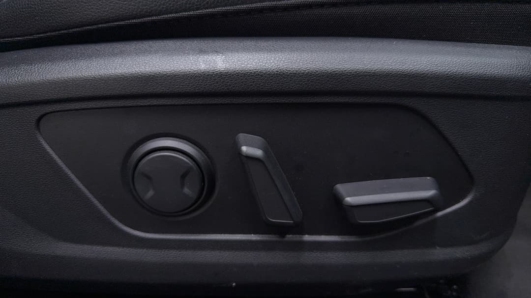 2023 Hyundai Tucson Elite (AWD), Automatic, 50617 km, Drivers Side Adjustment Panel