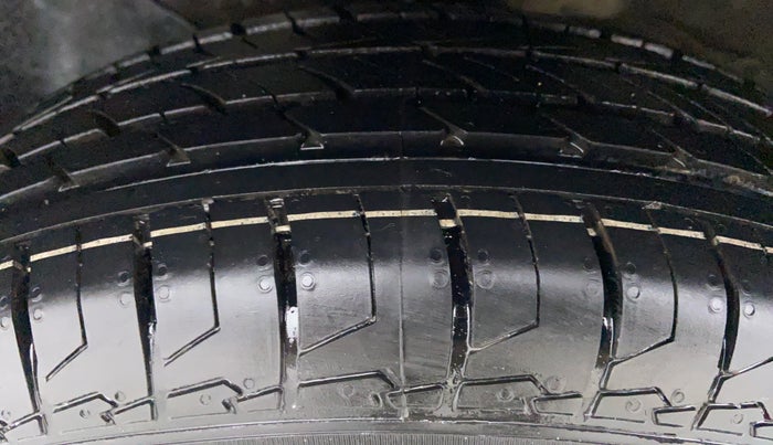 2015 Hyundai Elite i20 MAGNA 1.4 CRDI, Diesel, Manual, 42,471 km, Left Front Tyre Tread