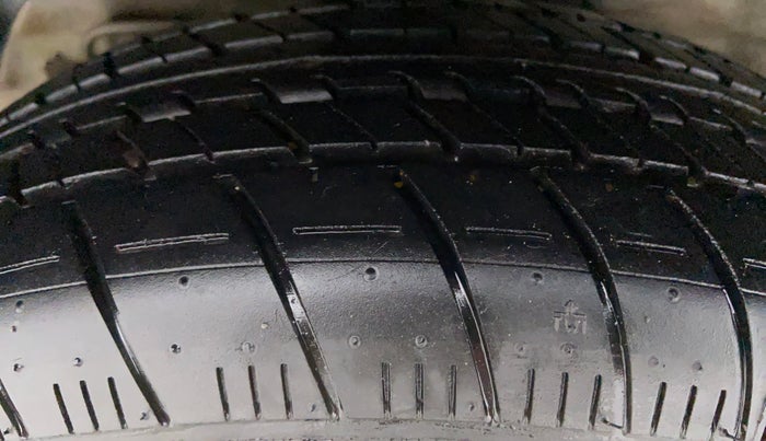 2015 Hyundai Elite i20 MAGNA 1.4 CRDI, Diesel, Manual, 42,471 km, Right Rear Tyre Tread