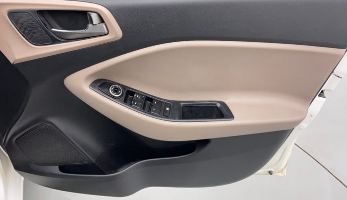2015 Hyundai Elite i20 MAGNA 1.4 CRDI, Diesel, Manual, 42,471 km, Driver Side Door Panels Control