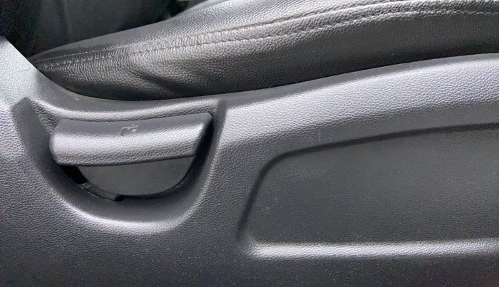 2015 Hyundai Elite i20 MAGNA 1.4 CRDI, Diesel, Manual, 42,471 km, Driver Side Adjustment Panel