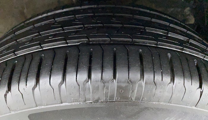 2016 Maruti Baleno ALPHA 1.2 K12, Petrol, Manual, 54,512 km, Right Front Tyre Tread