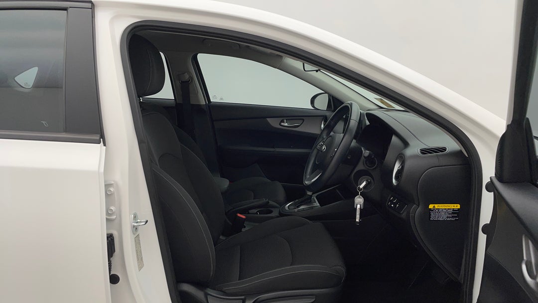 2020 Kia Cerato S, Automatic, 52275 km, Right Side Front Door Cabin View