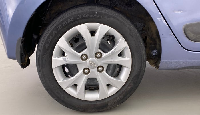 2016 Hyundai Grand i10 SPORTZ 1.2 KAPPA VTVT, Petrol, Manual, 31,839 km, Right Rear Wheel