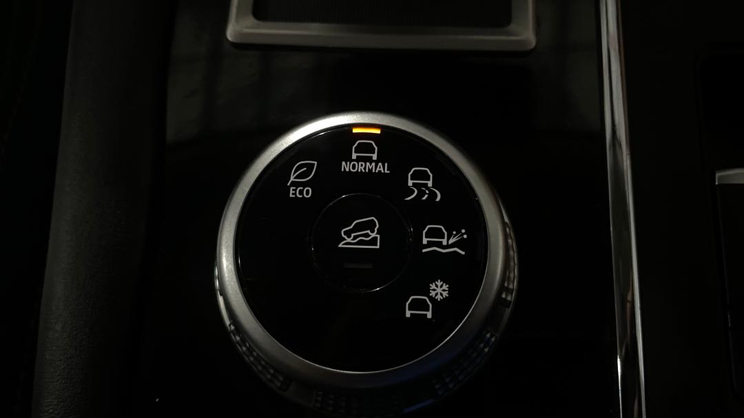 2024 Mitsubishi Outlander Es 5 Seat (2WD), Automatic, 50888 km, Utility Switches/Buttons