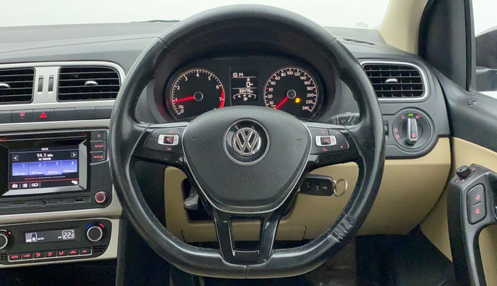 2016 Volkswagen Polo HIGHLINE1.2L, Petrol, Manual, 33,478 km, Steering Wheel Close Up