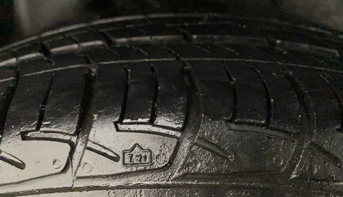 2016 Volkswagen Polo HIGHLINE1.2L, Petrol, Manual, 33,478 km, Right Rear Tyre Tread