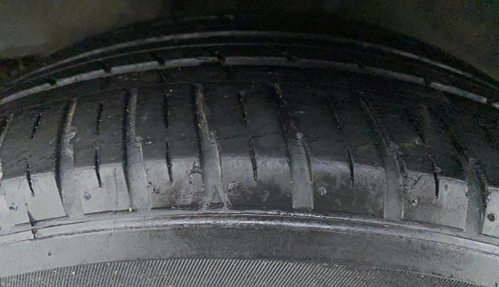 2011 Honda Accord 2.4 MT, Petrol, Manual, 66,093 km, Right Rear Tyre Tread