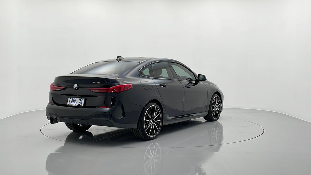 Right Back Diagonal (45- Degree) View