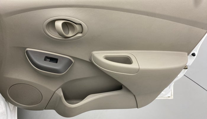2015 Datsun Go T, Petrol, Manual, 14,922 km, Driver Side Door Panels Control