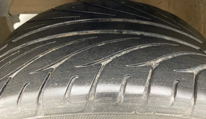 2019 Maruti Baleno DELTA PETROL 1.2, Petrol, Manual, 69,962 km, Left Front Tyre Tread