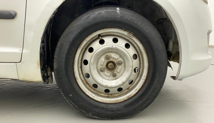 2011 Maruti Swift LXI, Petrol, Manual, 78,858 km, Right Front Wheel