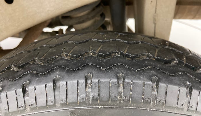 2018 Maruti Eeco 5 STR WITH A/C+HTR, Petrol, Manual, 28,945 km, Left Rear Tyre Tread