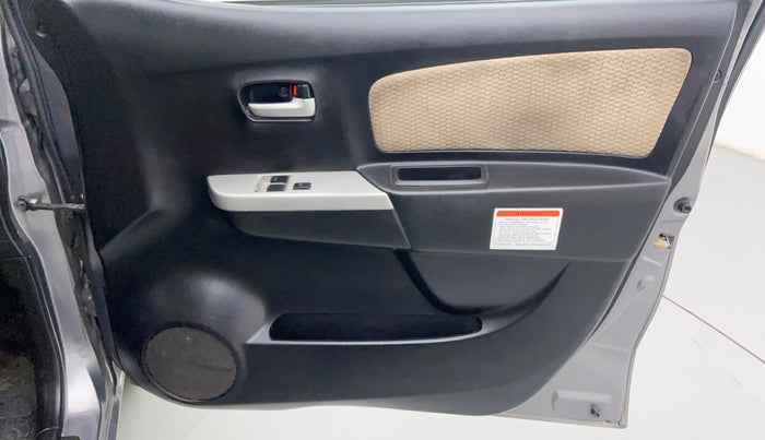 2017 Maruti Wagon R 1.0 LXI CNG, CNG, Manual, 59,624 km, Driver Side Door Panels Control