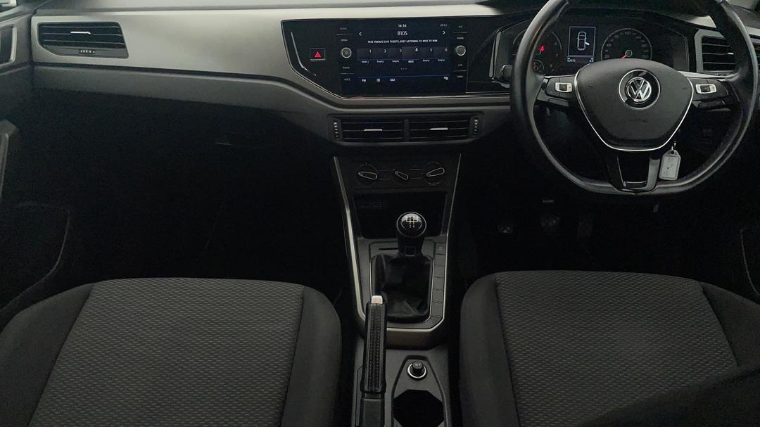 2019 Volkswagen Polo 70tsi Trendline, Manual, 62975 km, Center Console