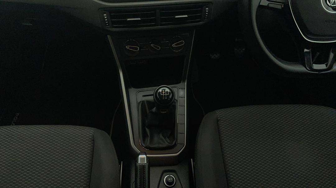 2019 Volkswagen Polo 70tsi Trendline, Manual, 62975 km, Gear Lever 