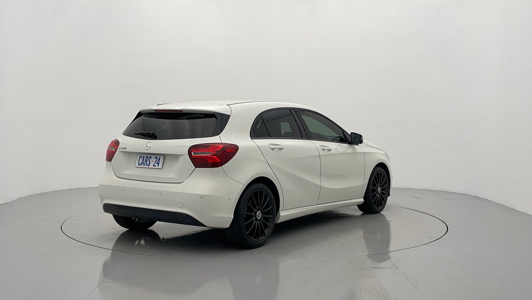 Right Back Diagonal (45- Degree) View