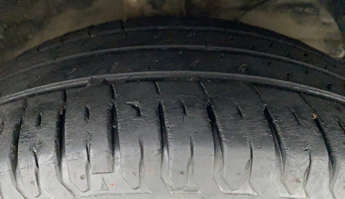 2019 Maruti Ertiga VXI SHVS, Petrol, Manual, 38,667 km, Right Front Tyre Tread