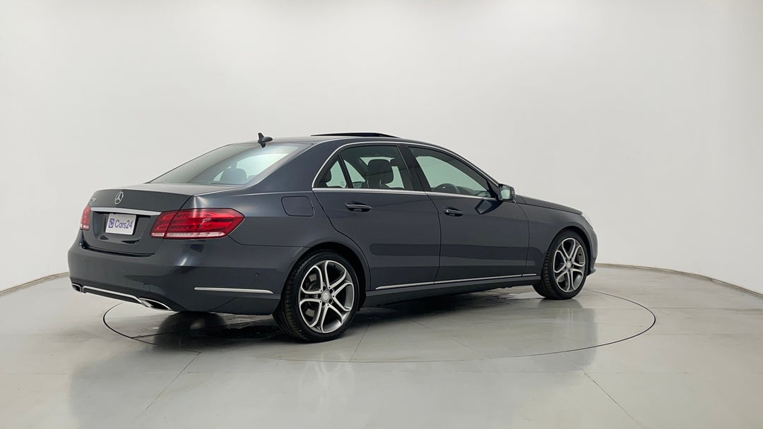 Right Back Diagonal (45- Degree) View