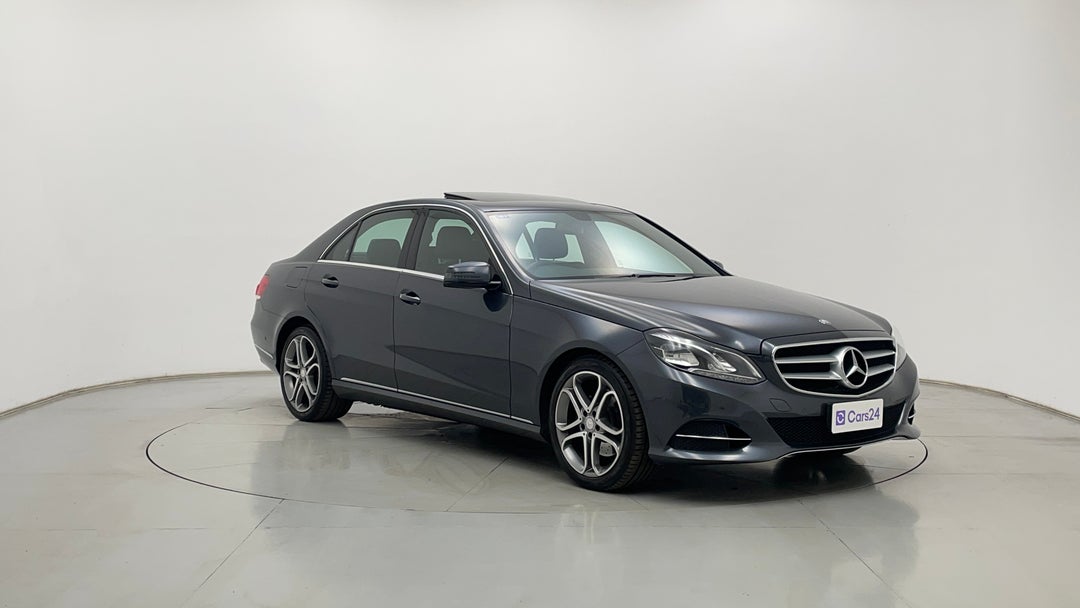 Right Front Diagonal (45- Degree) View