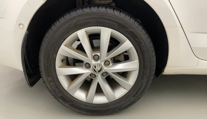 2017 Skoda Octavia L&K 1.8 TSI AT, Petrol, Automatic, 58,930 km, Right Rear Wheel