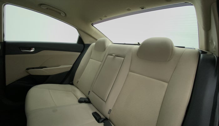 2020 Hyundai Verna SX DIESEL MT, Diesel, Manual, 26,204 km, Right Side Rear Door Cabin